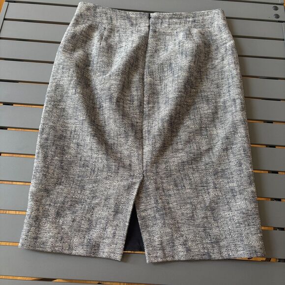 J.CREW Tweed Midi Pencil Skirt Women's Size 8 Gray Heather Lined Vented Back Zip - Picture 3 of 8